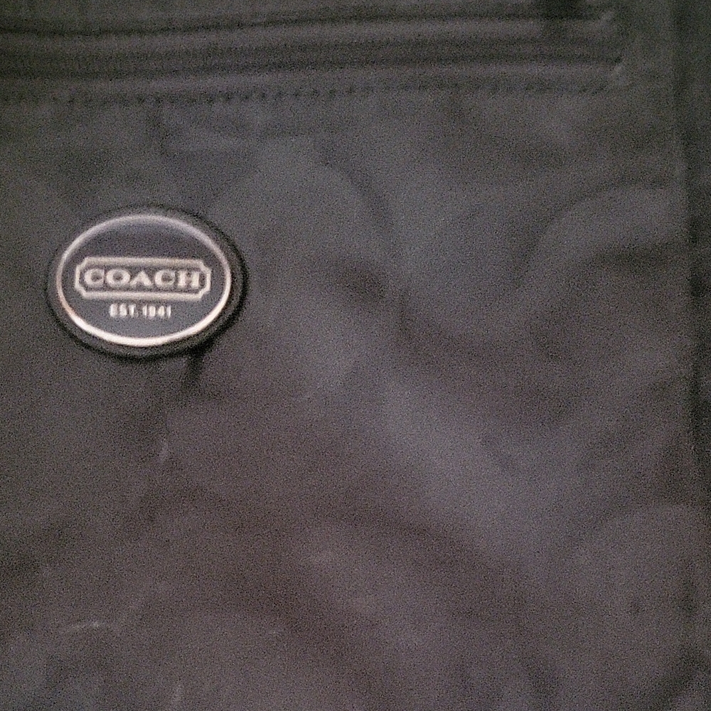 Coach Black Messenger Bag with Adjustable Strap and Utilitarian Design - Picture 3 of 7